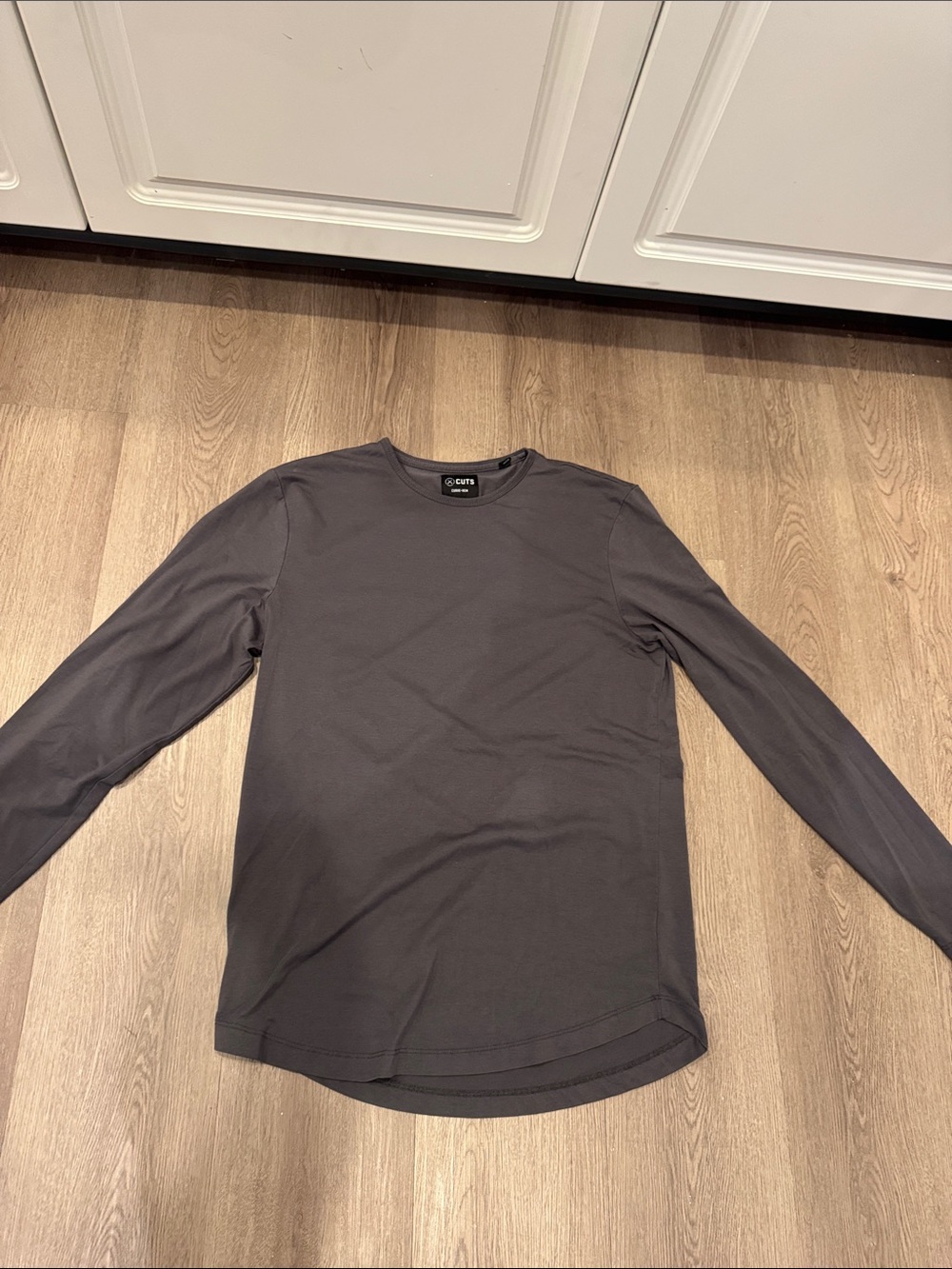 Cuts Clothing Men's Long-Sleeve Crewneck Shirt - Charcoal